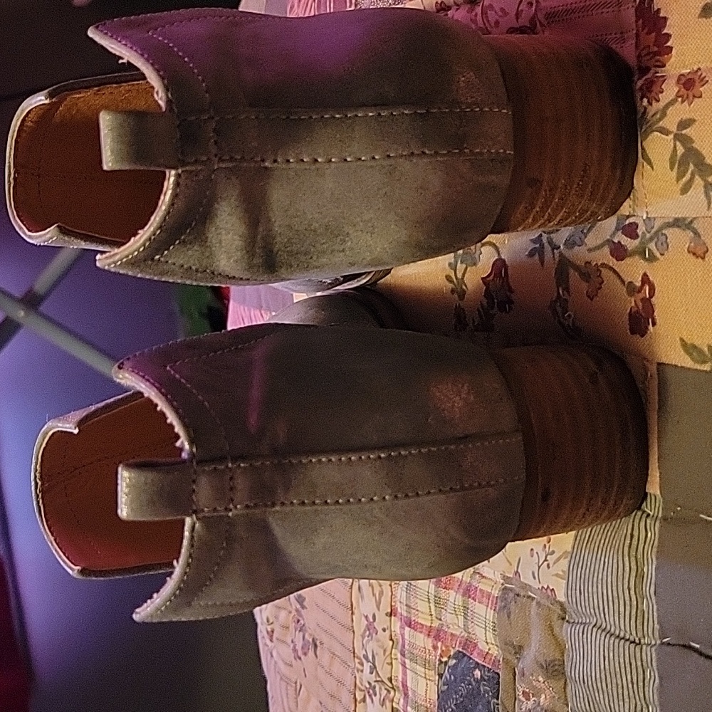 Booties - Picture 3 of 4